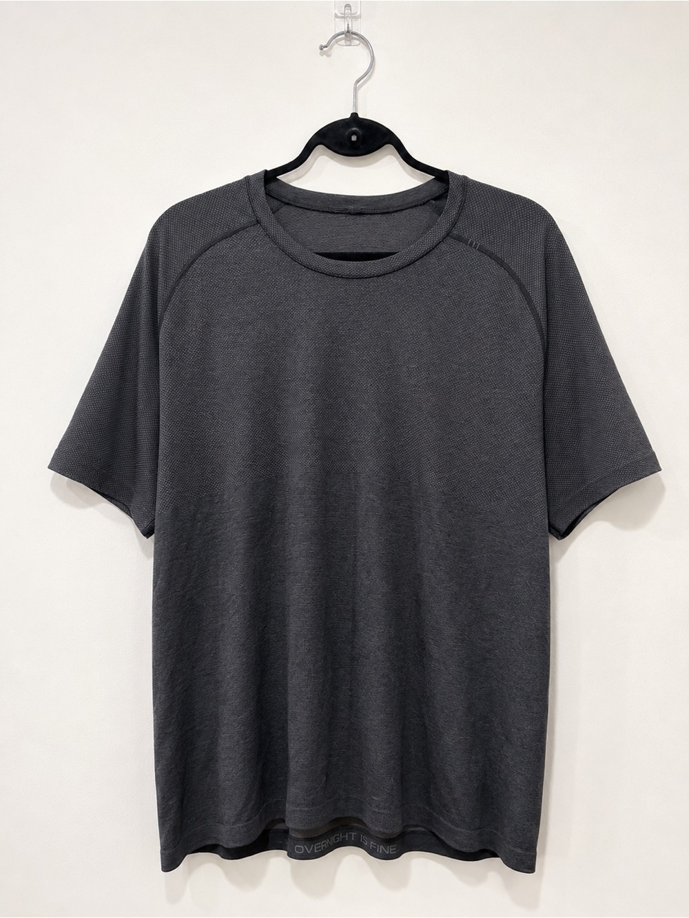 Lululemon Short Sleeve Training Shirt |Charcoal Gray | est size Large